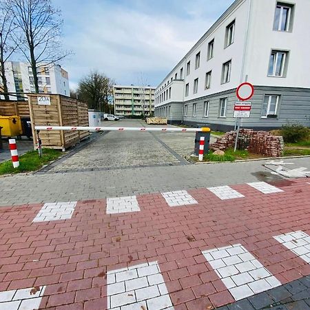 גורז'וב ווילקופולסקי Apartament Walczaka 43 Miejsce Parkingowe מראה חיצוני תמונה